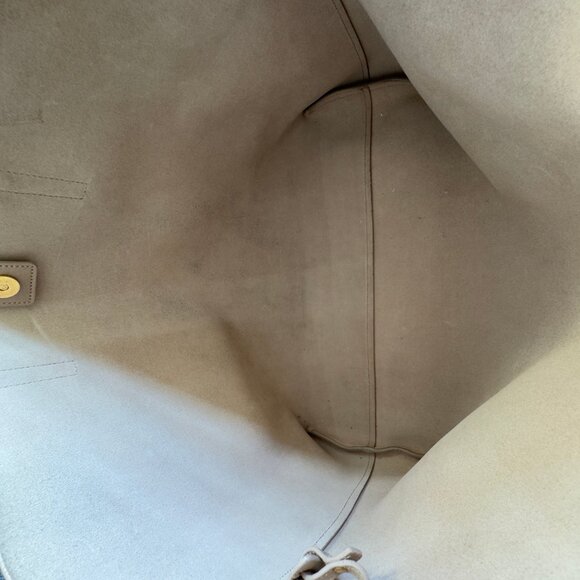 SAINT LAURENT East West large leather tote - Picture 9 of 16